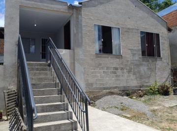 Casa de 3 quartos, Quatro Barras · Excelente oportunidade em Quatro Barras!, casa com tres quartos e terreno grande e individual.
