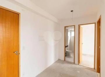 Apartamento de 2 quartos, São Paulo · Apartamento 2 dormitórios com 2 sacadas a 300m do Metrô Guilhermina-Esperança