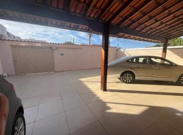 Casa de 3 quartos, Montes Claros · Casa no Santa Rita I