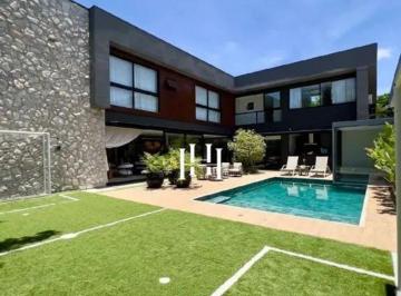 Casa de 5 quartos, Rio de Janeiro · Casa com 5 Suítes e Campo de Futebol na Barra da Tijuca