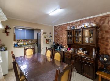 62bc0168-6a76-41c3-baa4-077509575f6b · Versátil sobrado para venda em Vila Bancária Munhoz com 3 quartos, sendo 1 suíte, 165m²