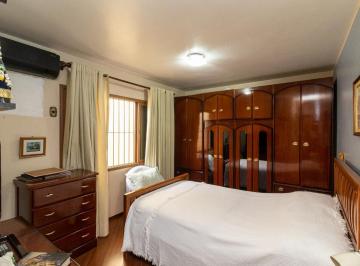 fee93685-d52e-4039-929b-c77fafba959d · Confortável sobrado para venda em Vila Bancária Munhoz com 3 quartos, sendo 1 suíte, 165m²