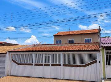 Casa de 5 quartos, Taguatinga · CASA TÉRREA TAGUATINGA - 5 QUARTOS - VAGA DE GARAGEM