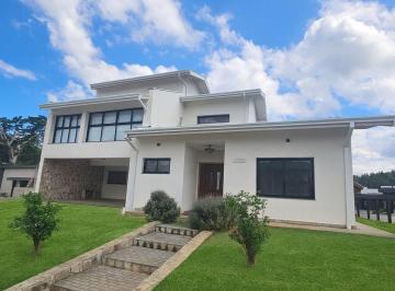 7cc7779ab9fc3ecf8b5cfd3ba9608921b6004b4a · Casa com 4 suítes à venda, 434 m² por R$ 3.000.000 - Condomínio Residencial Euroville II - Bragança