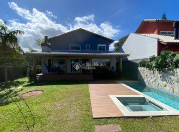 Casa · 236m² · 4 Quartos · Casa de Alto Padrão no Loteamento Praia dos Açores | Florianópolis/SC