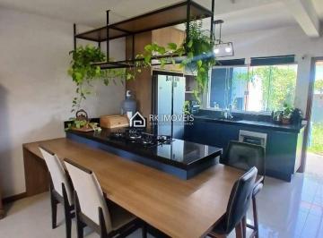 Casa · 110m² · 3 Quartos · 1 Vaga · Casa de 3 dormitórios e 1 suíte no Rio Vermelho