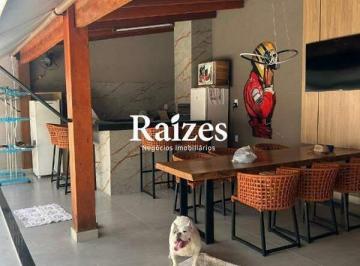 Casa · 150m² · 3 Quartos · 2 Vagas · Casa residencial à venda com 3 quartos (1 suíte) no Bairro Dona Zulmira, Uberlândia-MG