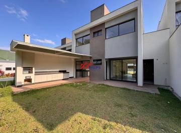 Casa · 466m² · 3 Quartos · 2 Vagas · Casa à venda com três quartos, suíte e duas vagas de garagem no bairro Garças - Belo Horizonte/MG.