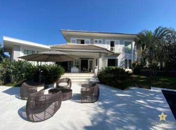 Casa · 655m² · 6 Quartos · 6 Vagas · Residência no Tamboré 2 onde o lazer é protagonista