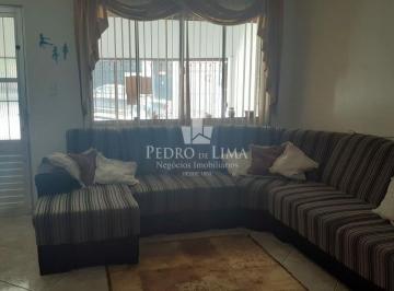 Casa · 280m² · 5 Quartos · 2 Vagas · Sobrado frontal de 5 Dormitórios sendo três suítes e 2 vagas na Penha