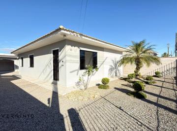 Casa · 127m² · 4 Quartos · 2 Vagas · Duas Casas em Um Terreno: Versatilidade, Espaço e Localização no Centro de Palhoça