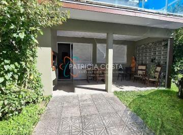 Casa · 2 Quartos · 1 Vaga · Locação Anual no Centro de Garopaba – Apenas 50 metros da Beira da Praia!