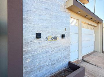 Casa · 104m² · 3 Quartos · 2 Vagas · casa com 3 quartos sendo 1 suíte