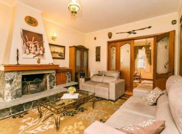 Casa · 420m² · 5 Quartos · 2 Vagas · Casa em Petrópolis com terreno de 460 m2