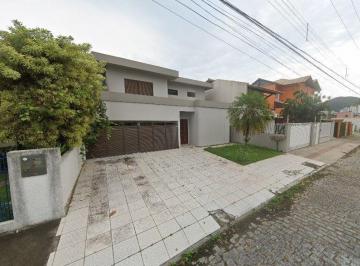 Casa · 331m² · 7 Quartos · 2 Vagas · Casa em Itacorubi, Florianópolis/SC de 331m² 7 quartos à venda por R$ 2.500.000,00