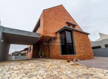 Casa · 270m² · 4 Quartos · 4 Vagas · Casa em Tarumã, Curitiba/PR