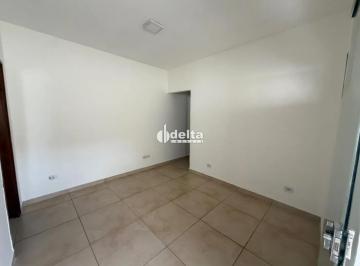 Casa · 100m² · 2 Quartos · 5 Vagas · Casa com 2 quartos disponível para locação no bairro Santa Monica em Uberlândia-MG