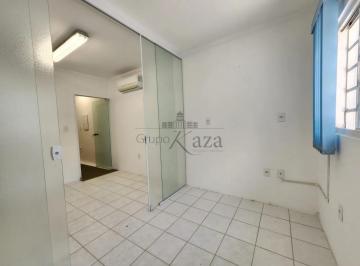 Comercial · 126m² · 3 Quartos · 2 Vagas · Casa Comercial - Bosque dos Ipês - 3 Dormitórios - 65,95m².
