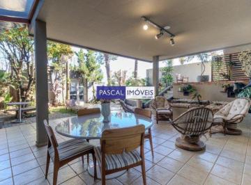 Casa · 400m² · 4 Quartos · 6 Vagas · Lindo Sobrado com muito verde