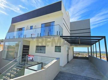 Casa · 180m² · 4 Quartos · 2 Vagas · À venda casa de alto padrão com vista para o mar no Condomínio dos Pássaros, em Cabo Frio.