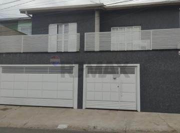 Casa · 260m² · 3 Quartos · 3 Vagas · Linda casa sobrado com fachada moderna, espaço e segurança para sua família