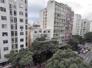 Apartamento · 68m² · 2 Quartos · Apartamento de frente, com ótima iluminação e fácil acesso a serviços, lazer e