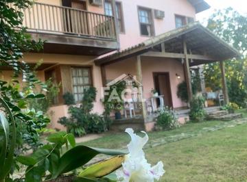 Casa · 480m² · 4 Quartos · 4 Vagas · Casa em Manguinhos, Serra: 4 Dormitórios e 2 Suítes