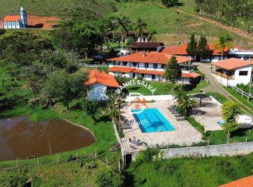 1a23754fe675b685861a23fd08f74a6ff53f3309 · Pousada à venda com 40 dormitórios (20 suítes), terreno de 132.973 m² e Área construída de 2.000m² p
