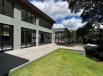 Casa · 1270m² · 4 Quartos · O tipo de casa que sustenta seu estilo de vida
