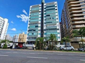 0c31c2c30c72880c5bd731481f72de13bd350772 · Apartamento com 3 quartos e 127 m² no Centro de Florianópolis.