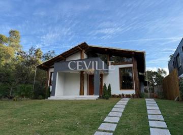 Casa · 600m² · 3 Quartos · 4 Vagas · Casa Nova e linear | 3 Suítes