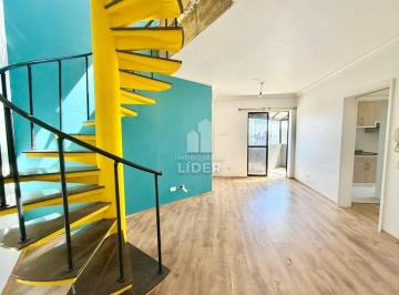 Apartamento · 94m² · 3 Quartos · Oportunidade no Centro: Cobertura com Terraço e Pr