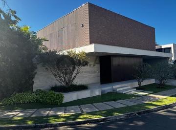 Foto 01 · Casa em Condomínio em Vossoroca, Sorocaba-SP: 4 Quartos, 4 Suítes, 4 Vagas, 408m²!