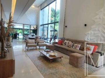 Casa · 416m² · 5 Quartos · 4 Vagas · Casa com 5 suítes em condominio fechado com clube compartilhado.