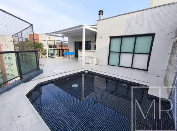 Apartamento · 227m² · 3 Quartos · 2 Vagas · Cobertura Duplex com 3 quartos, pertinho da praia. Oportunidade!!