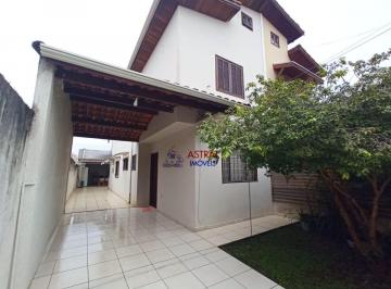 Casa de 3 quartos, São José dos Campos · Sobrado conservado com A/C 220 m² em terreno de 150 m² no Basque dos Eucaliptos