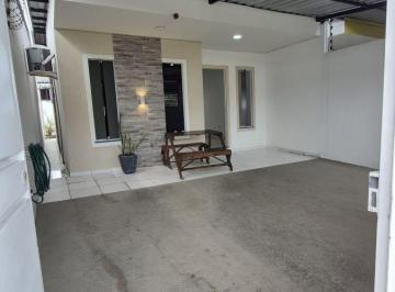 Casa de 2 quartos, Manaus · CASA DISPONÍVEL PARA ALUGUEL NO CONJUNTO ÁGUAS CLARAS COM 2 QUARTOS E 1 SUÍTE.
