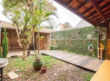 24b0d256-6a25-413f-9304-f697e08bf8d1 · Sobrado para venda em Chácara Monte Alegre com 3 quartos, sendo 1 suíte, 186m²