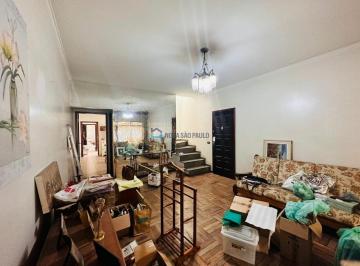 Casa · 150m² · 3 Quartos · 2 Vagas · Sobrado na região da Vila Santa Catarina semi isolada com 3 dormitórios sendo uma suíte.