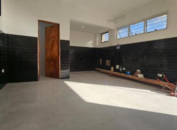 Foto 01 · Salão comercial para locação no Centro de Boituva-SP: 01 sala, 02 banheiros e 36,00 m² de área.