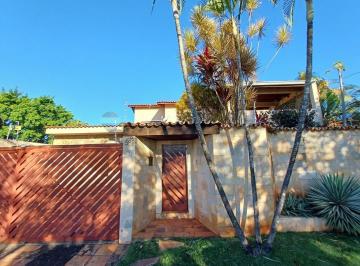 Casa · 341m² · 4 Quartos · 2 Vagas · RE/MAX VENDE CASA TÉRREA COM MEZANINO 3 DORMITÓRIOS 1 SUITE + ESCRITÓRIO E ÁREA GOURMET R$ 910.000,0