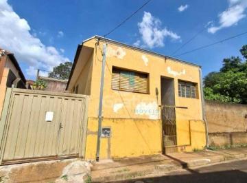Casa · 86m² · 3 Quartos · 3 Vagas · CASA 3 QUARTOS NO CENTRO