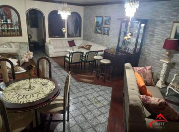 Casa · 226m² · 4 Quartos · 2 Vagas · Excelente casa localzada ma Rua Santo Camaratto com 4 D e 1 suite