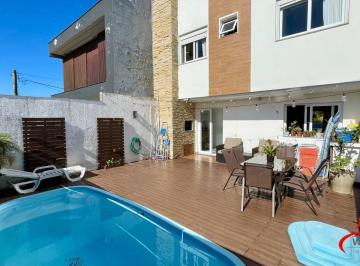 Casa · 140m² · 3 Quartos · 2 Vagas · Casa Mobiliada com pátio e piscina