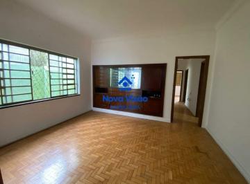 Casa · 218m² · 3 Quartos · 4 Vagas · Casa para aluguel em Uberaba-MG (Bairro Nossa Senhora da Abadia) | 3 quartos, 1 suíte e 4 vagas