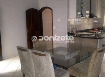 Casa · 230m² · 3 Quartos · 4 Vagas · Sobrado à venda em Santo André (Vila Guarani) | 3 suítes | 4 vagas