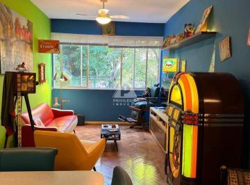 Sala · Apartamento de 3 Quartos (1 Suíte) com Vista Verde e vaga no Jardim Botânico!