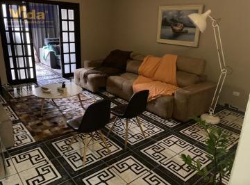 Casa · 137m² · 3 Quartos · 2 Vagas · Sobrado à Venda no Km 18 Osasco: 3 Dorms, 2 Suítes, R$700mil