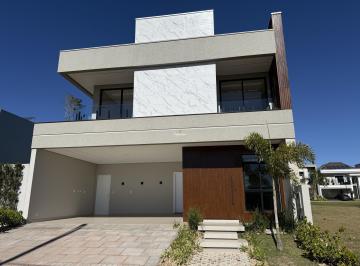 Casa · 236m² · 3 Quartos · Casa à venda - em Claudete