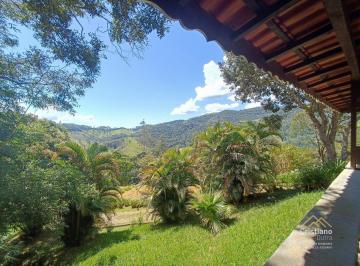Casa · 10000m² · 4 Quartos · 5 Vagas · Chácara com Duas Casas, Lago e Panorama Aberto da Serra da Mantiqueira